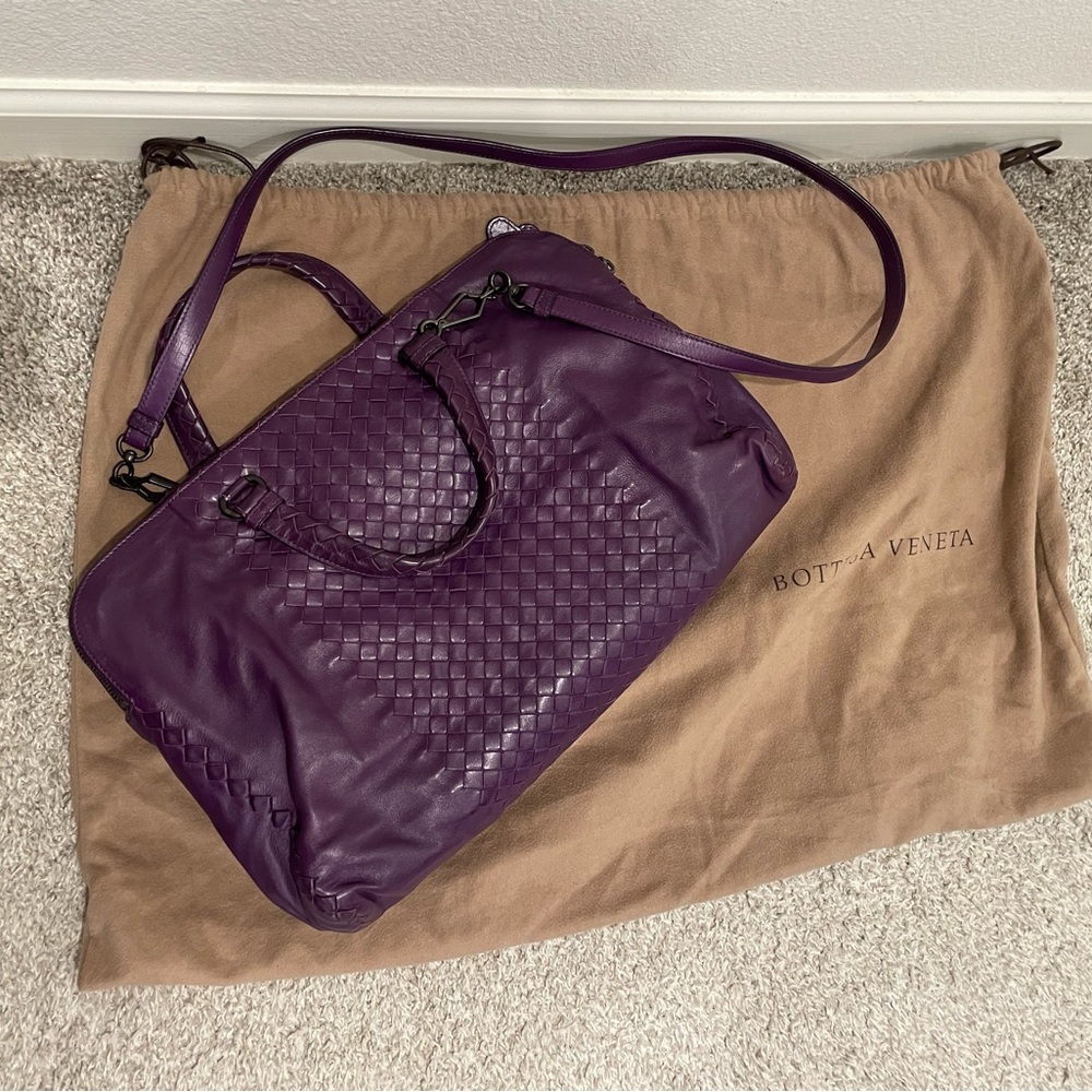 Bottega Veneta Intrecciato Leggero Large in purple